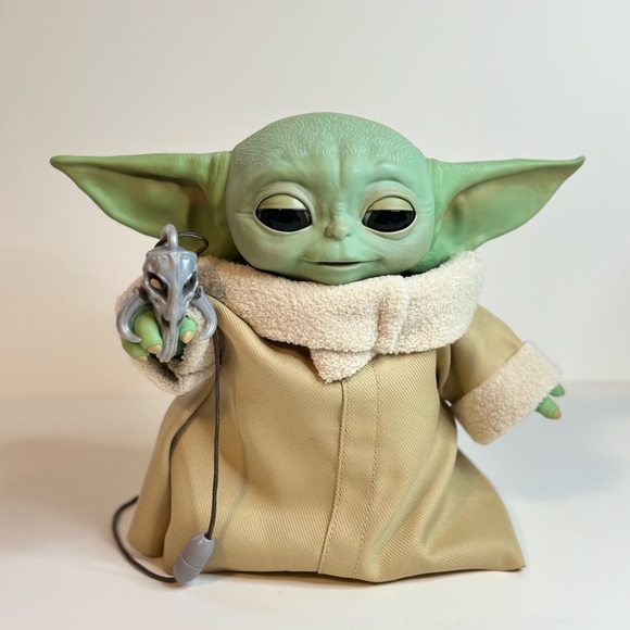 Star Wars Mandalorian Baby Yoda Grogu The Child Animatronic Toy Works - Picture 2 of 12